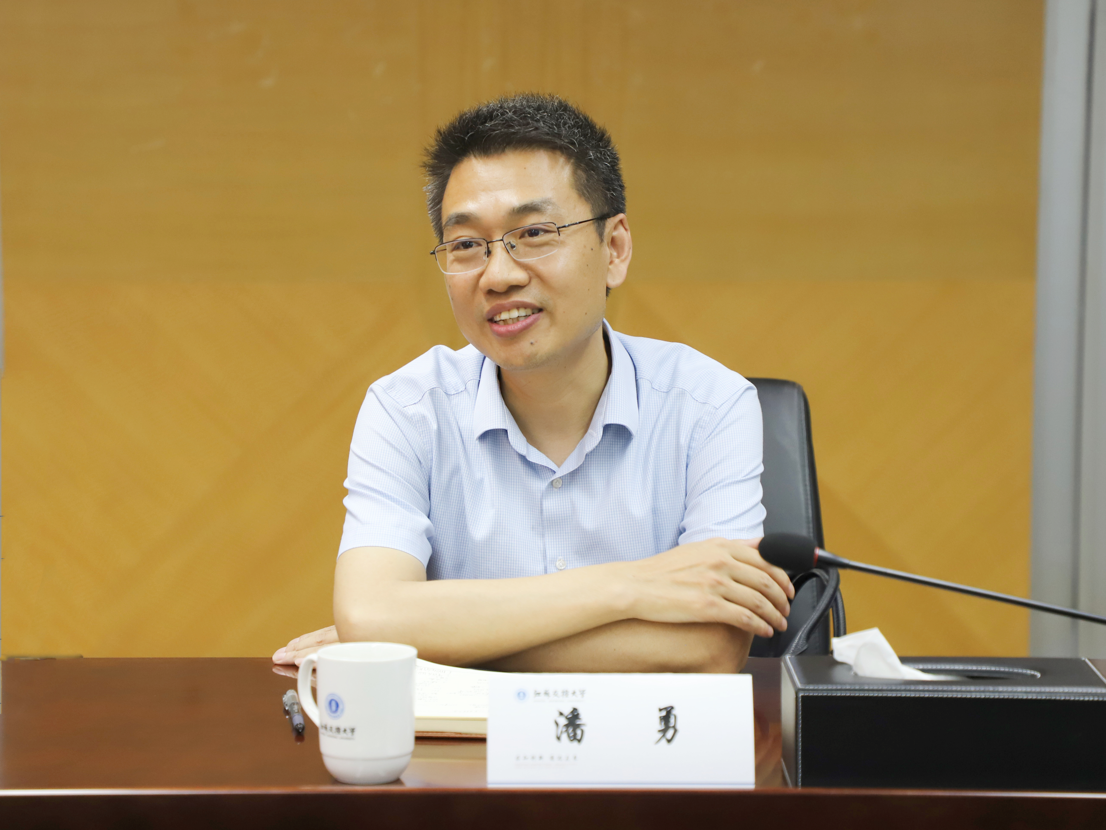 潘勇.jpg