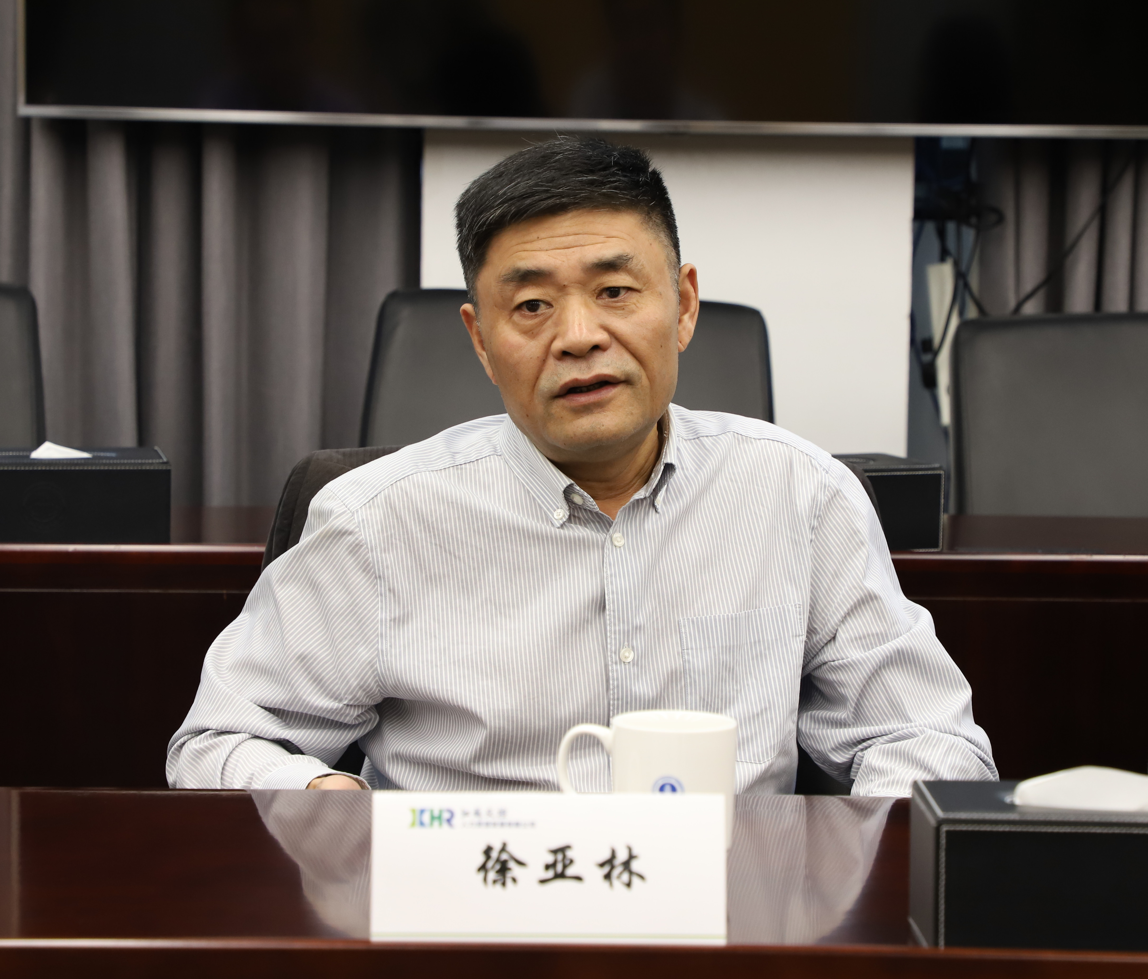 徐亚林.jpg