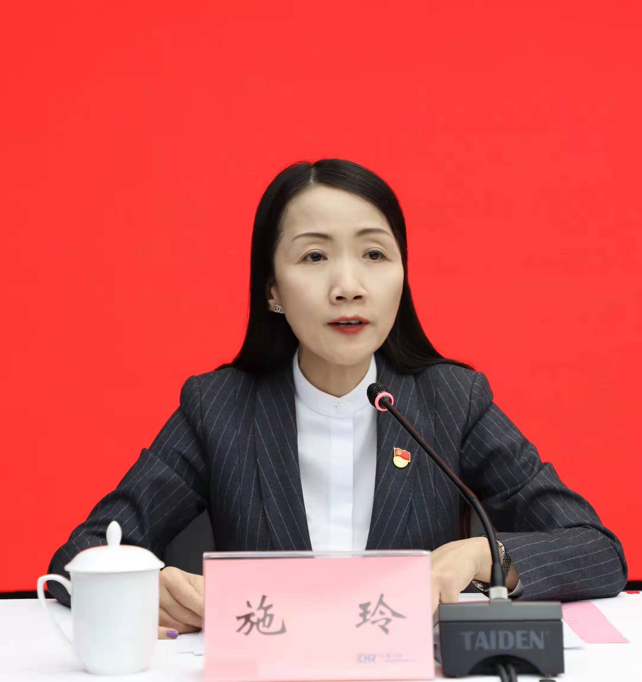 施玲（1）.jpg